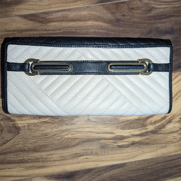 Calvin Klein Clutch - Picture 1 of 3
